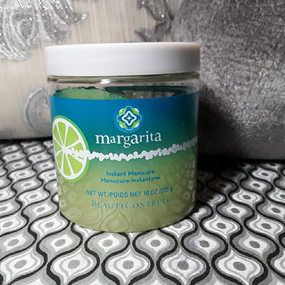 Instant manicure _ Margarita style